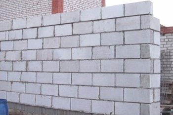 Строительство гаража из пеноблока